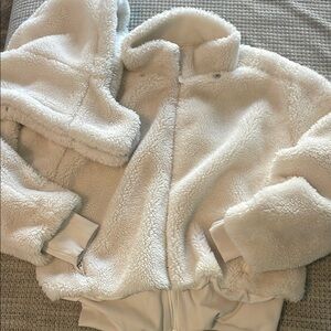 Alo foxy sherpa jacket